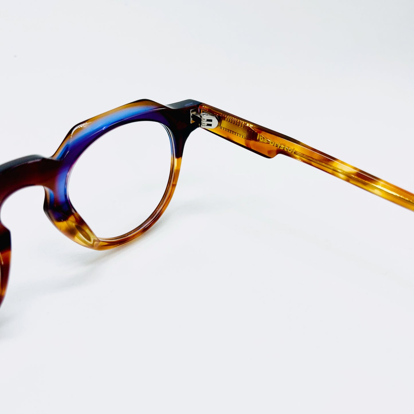 A Primeira Vista (Morado-montura)