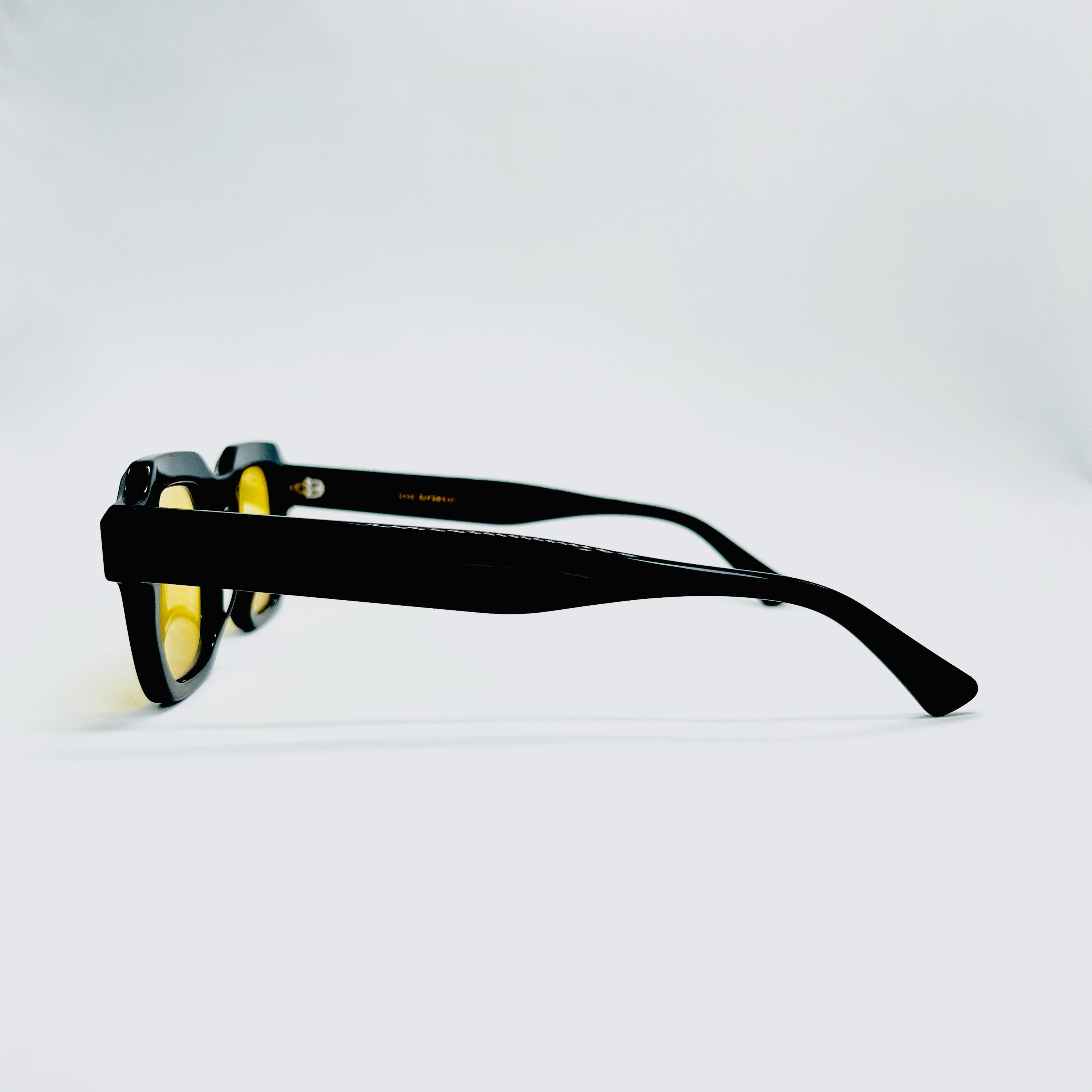 Blackbird (negro y amarillo)