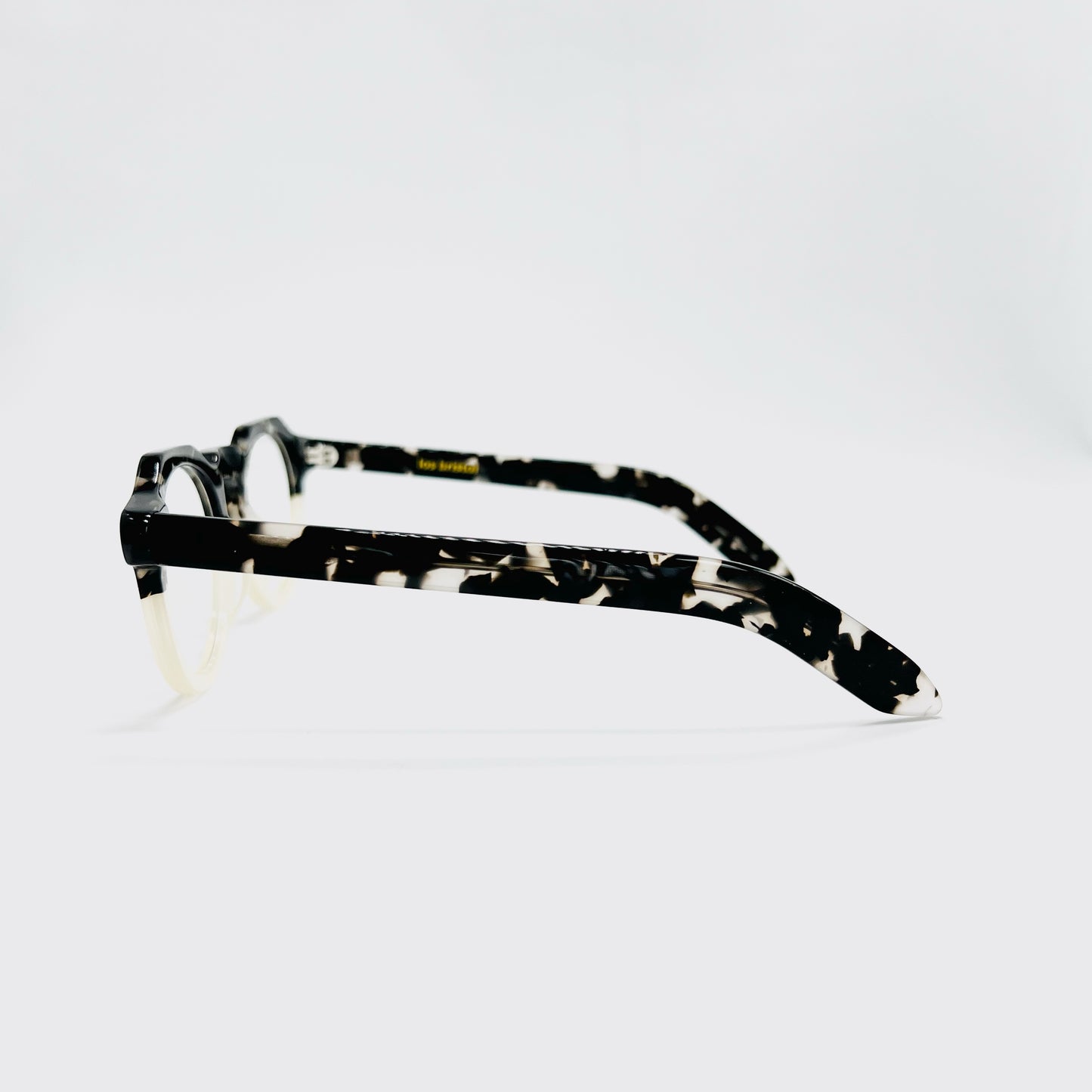 El Sietemanes (Negro y Blanco-montura)