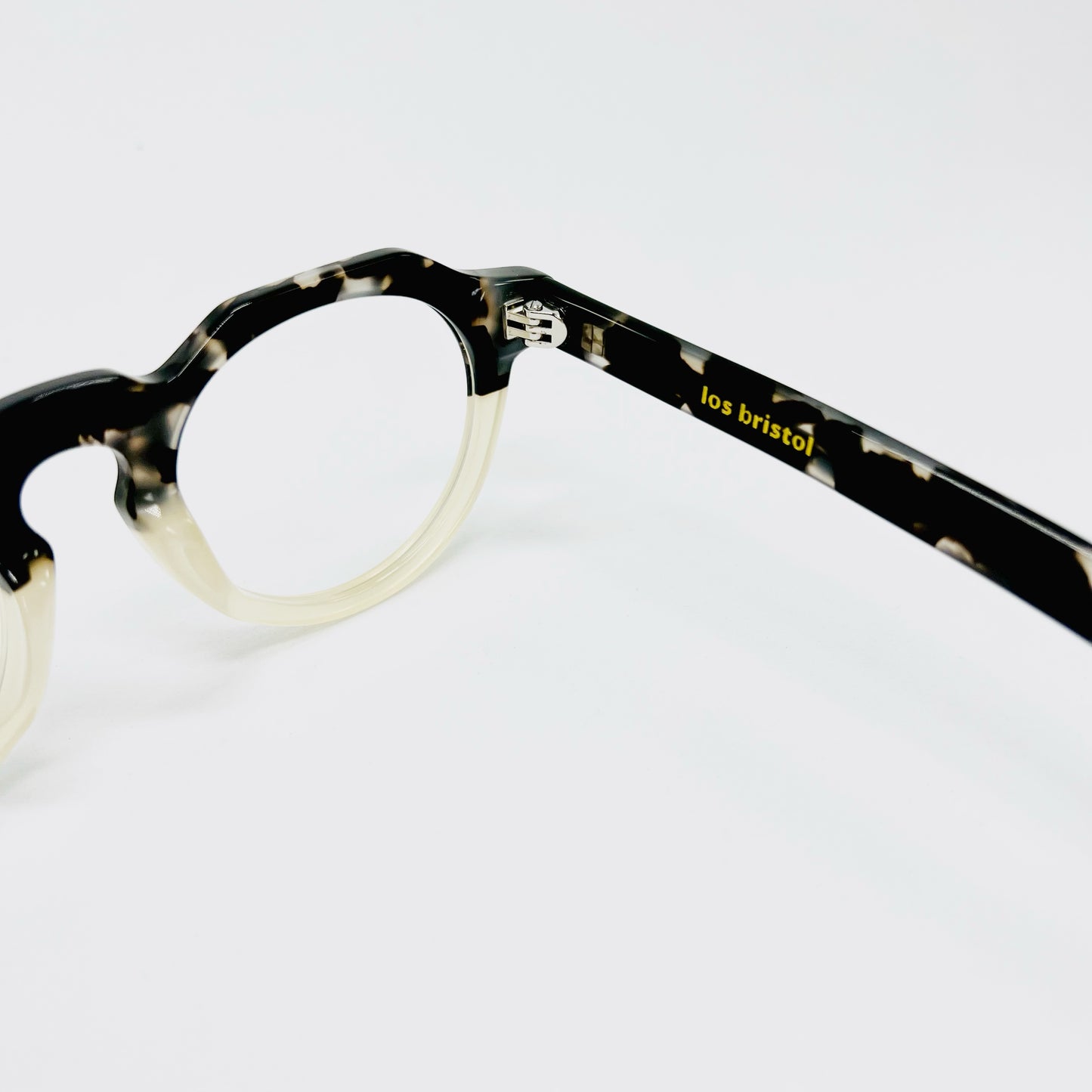 El Sietemanes (Negro y Blanco-montura)